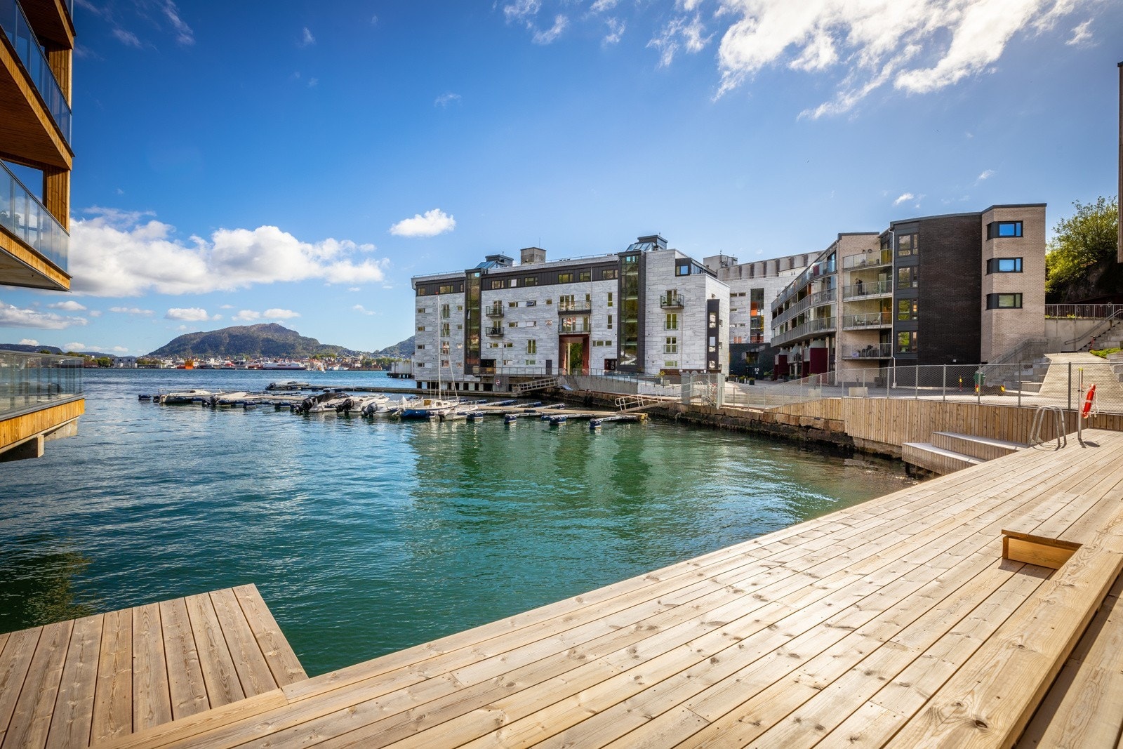 Kaiene og uteområdene er for beboerne Galleribilde