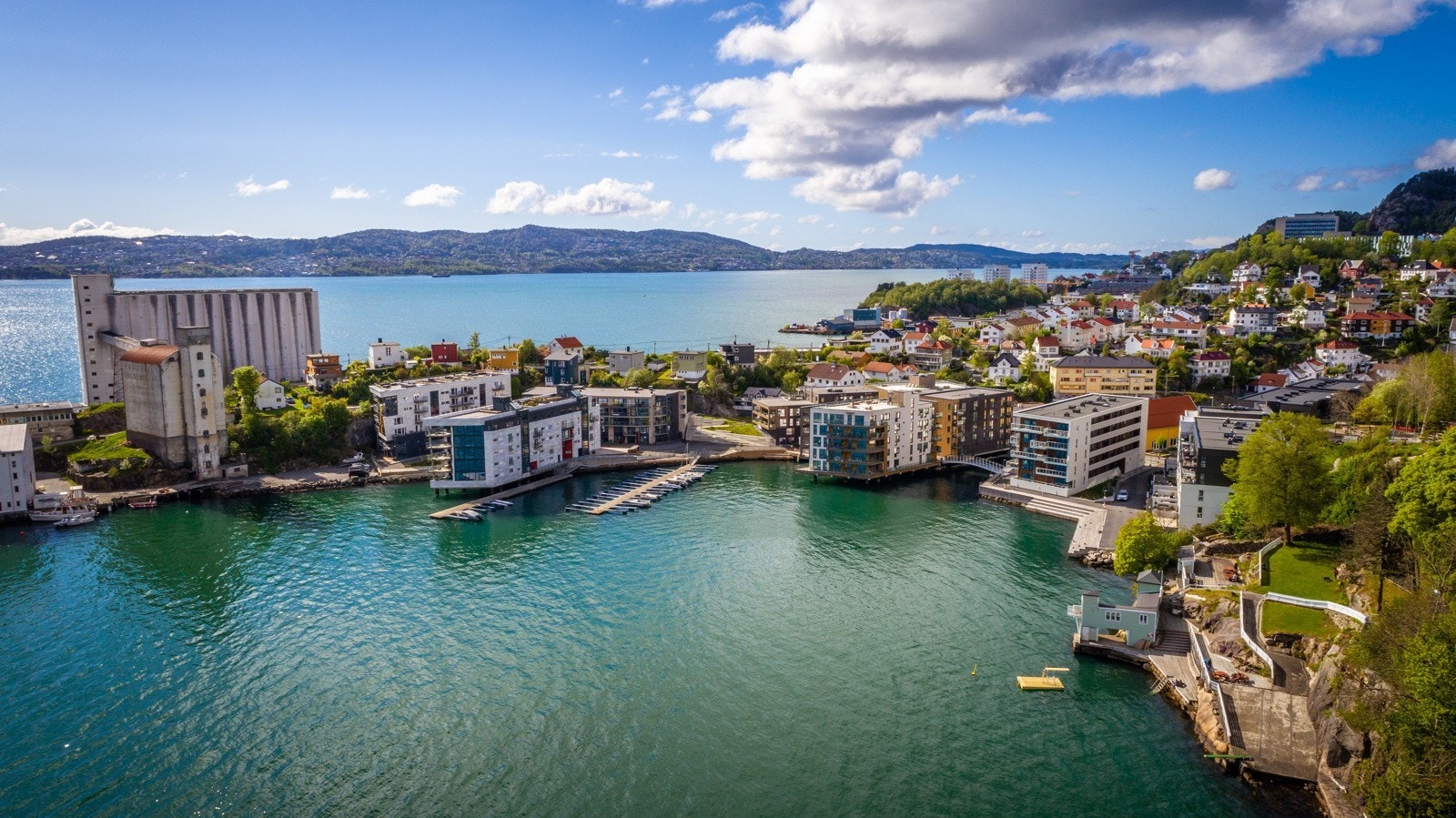 Nyhavn ligger nydelig til ved sjøen mellom sentrum og NHH Galleribilde