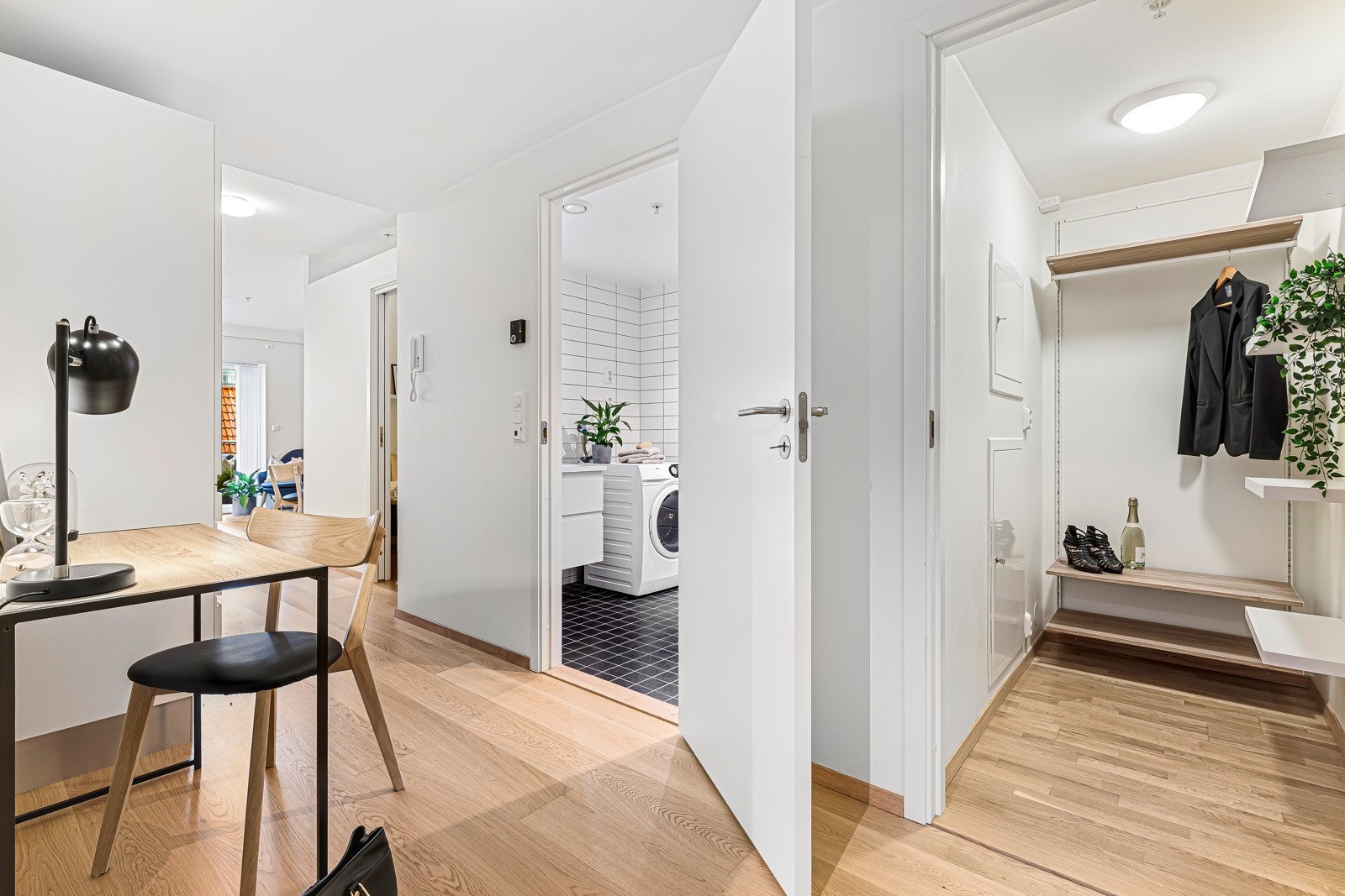 Garderobe Galleribilde