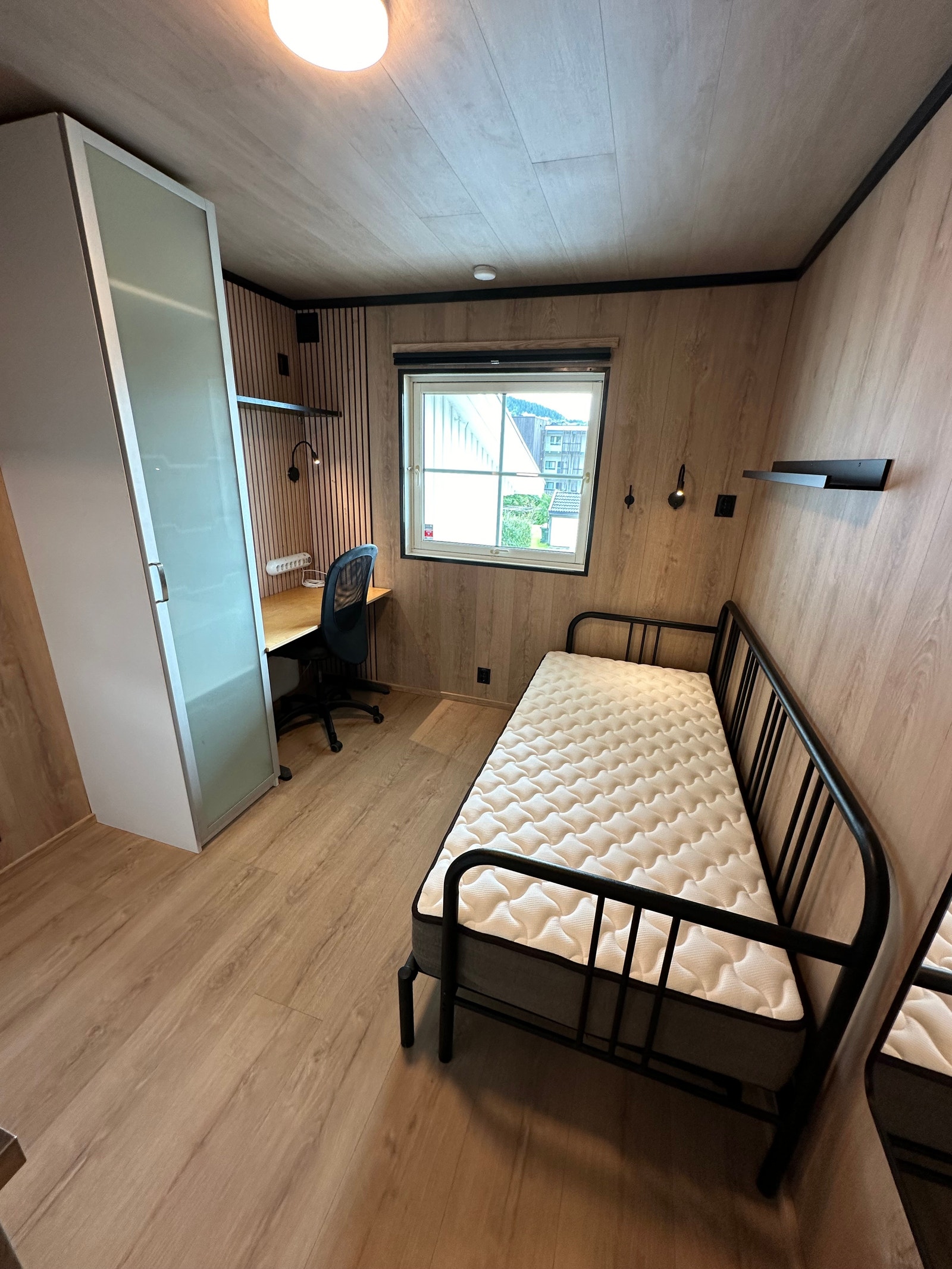 Hybel sett fra innerdør Galleribilde