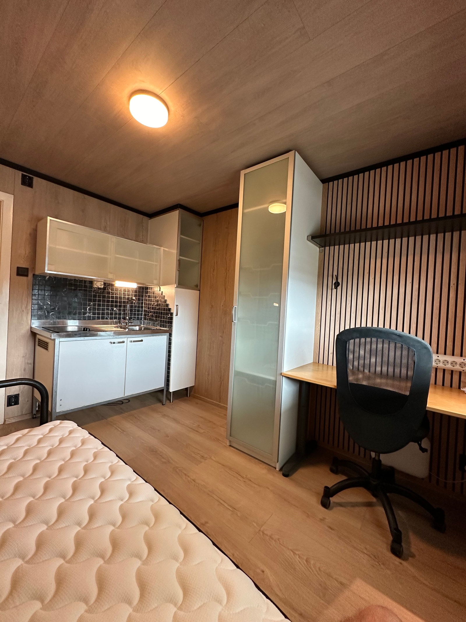 Hybel sett fra vindu Galleribilde