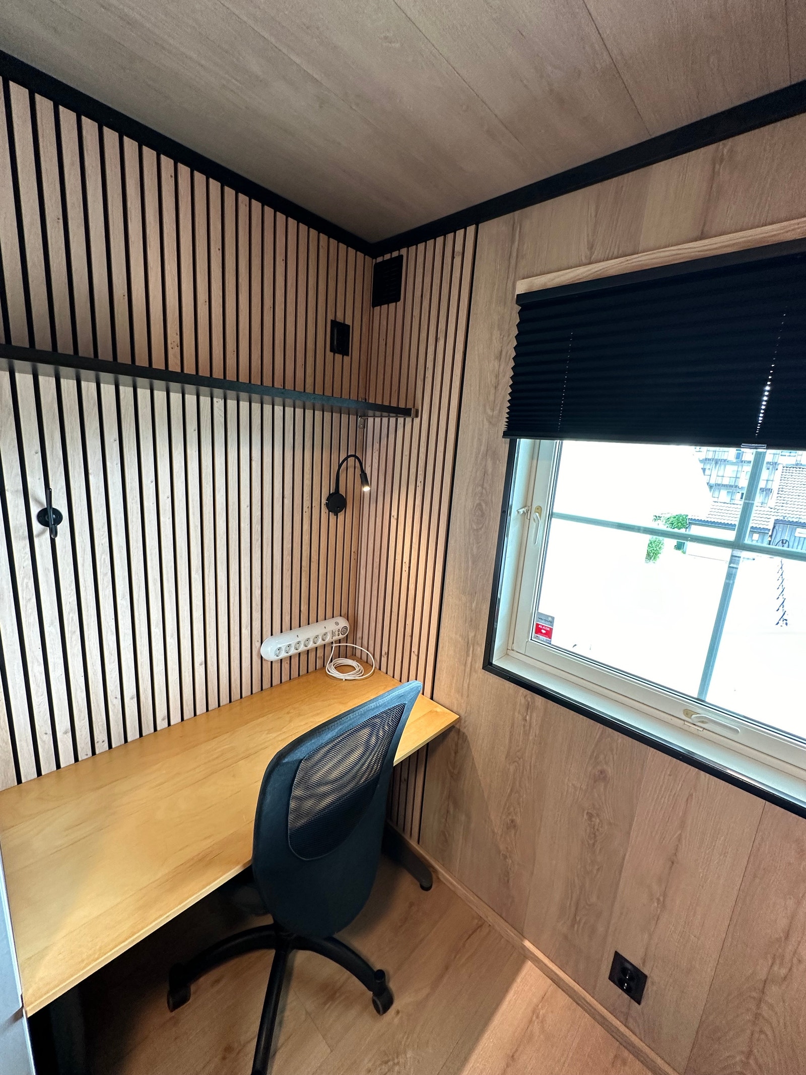 Mye dagslys fra vindu Galleribilde