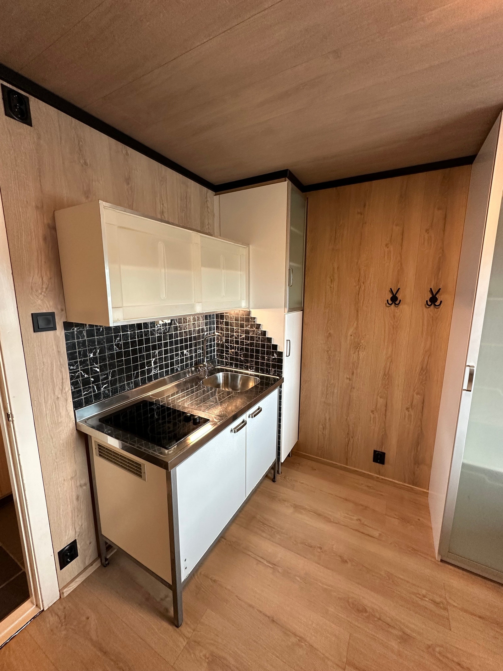 Eget minikjøkken inne på hybelen Galleribilde