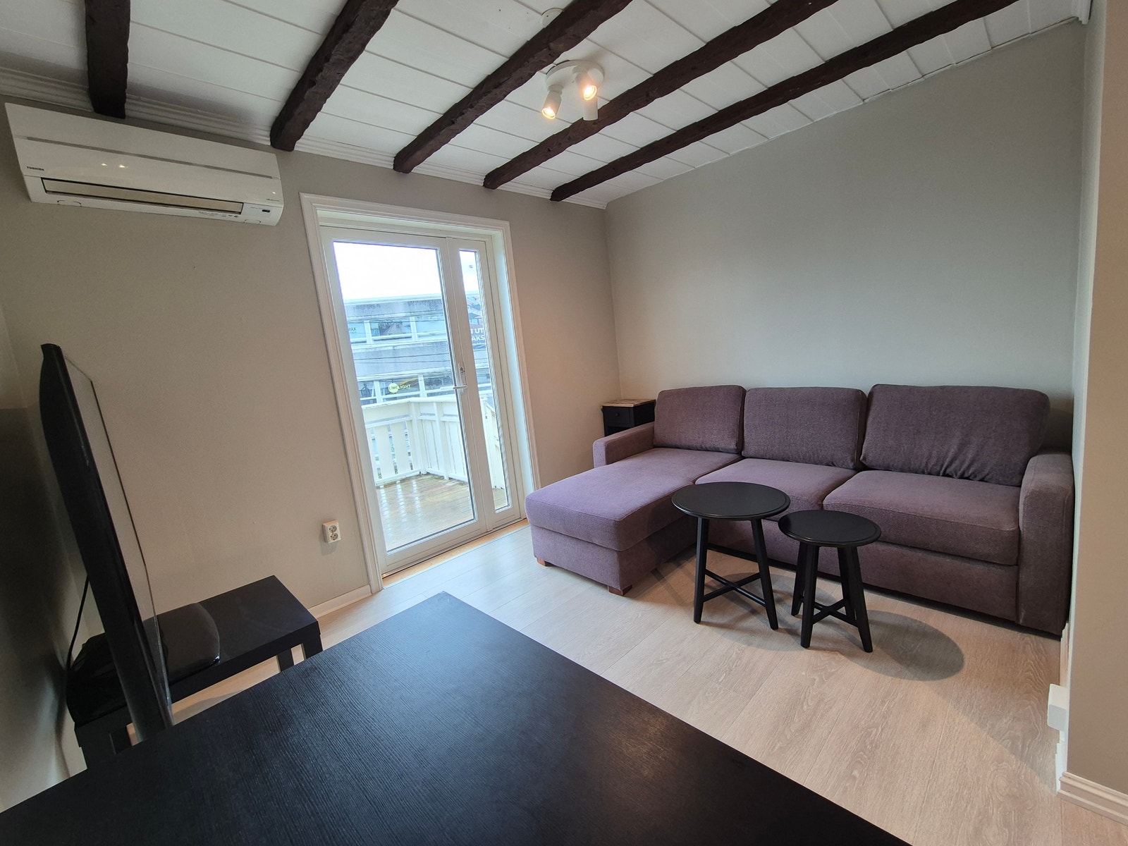 Merk: settes inn større sofa, TV-benk, stoler, etc Galleribilde