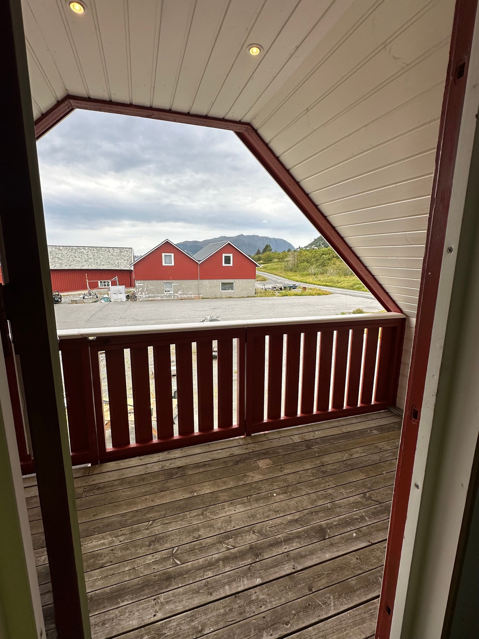 Altan med mulighet for å åpne rekkverk. Vestvendt. Lys i tak Galleribilde