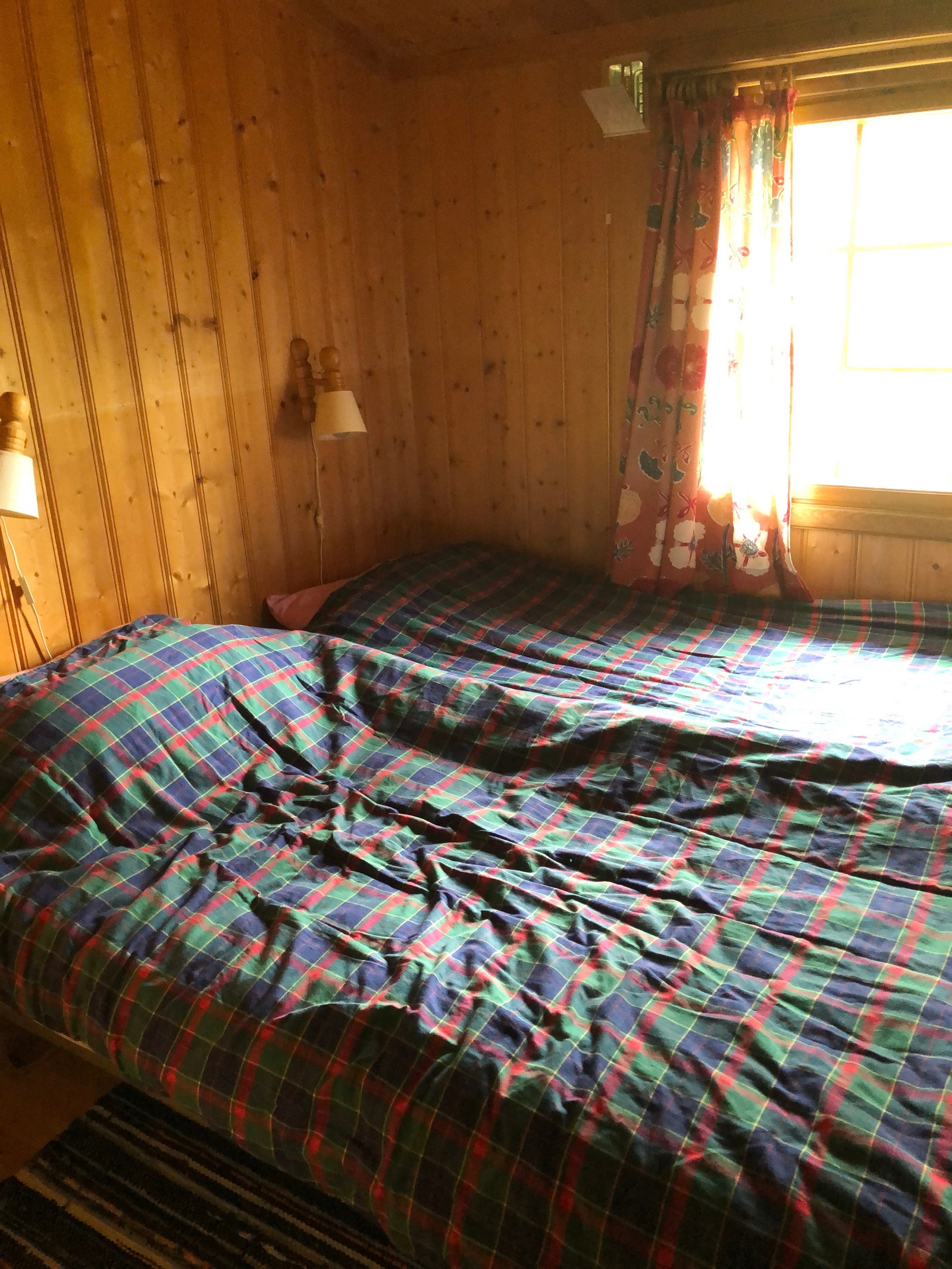 Soverom 2, med dobbeltseng 180 cm og en overkøye. Galleribilde