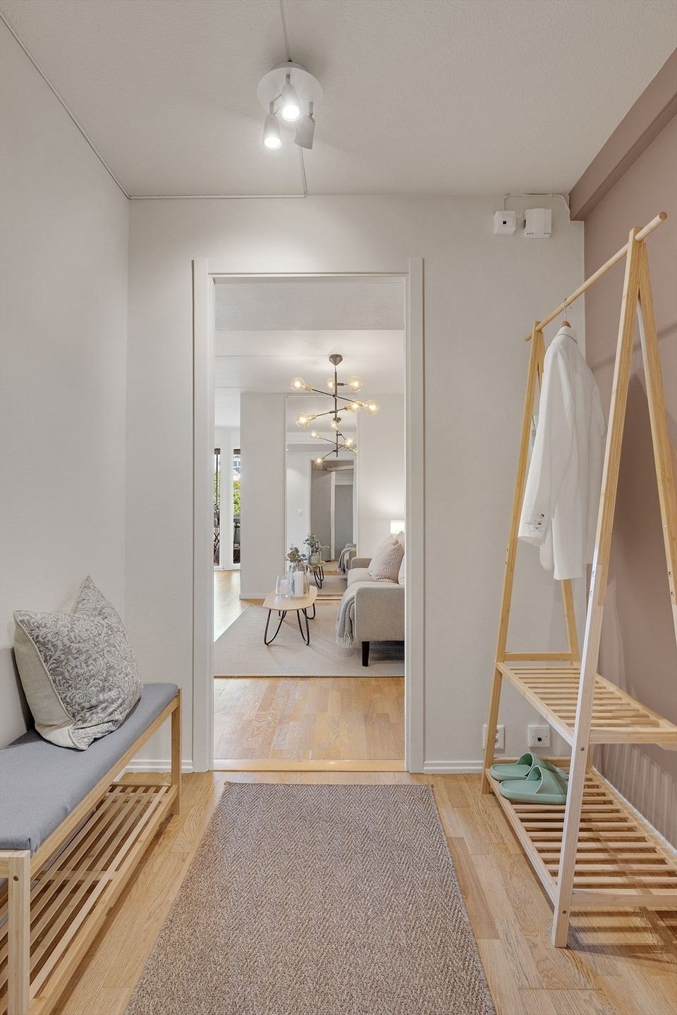 Inngangsparti, vil være anderledes møblert ved overtagelse. Galleribilde