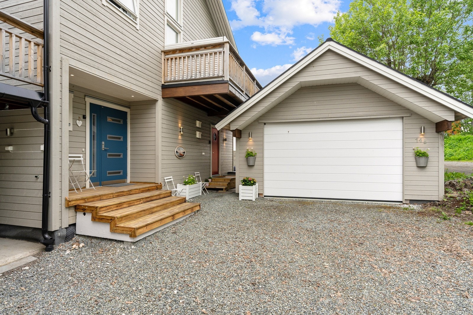 Parkering utenfor garasje er inkludert. Galleribilde