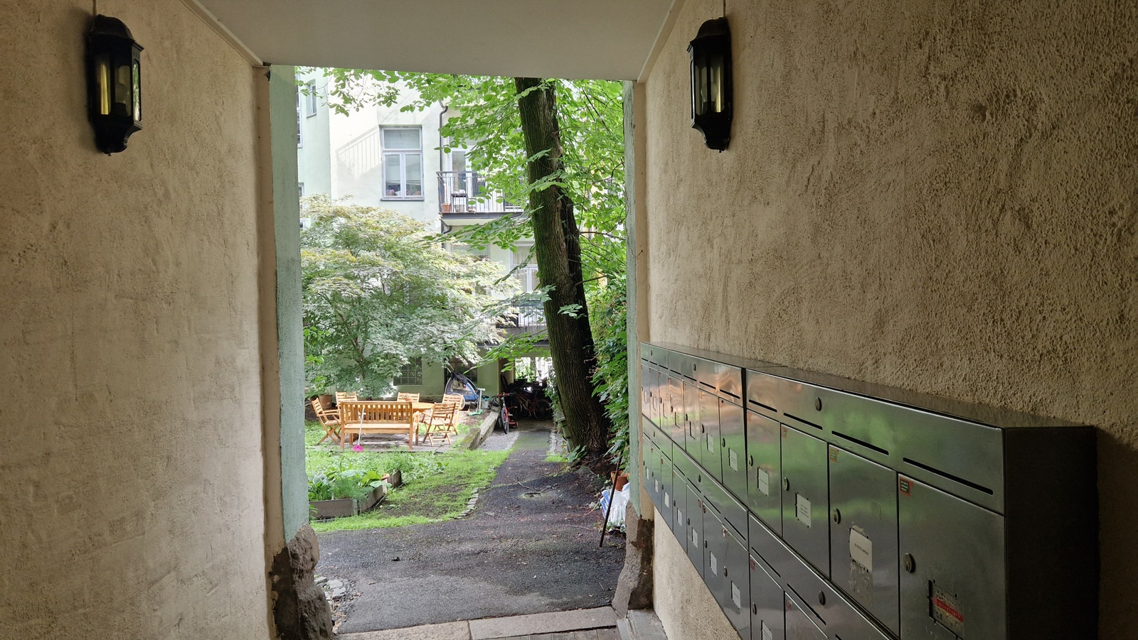 Inngang til gården Galleribilde
