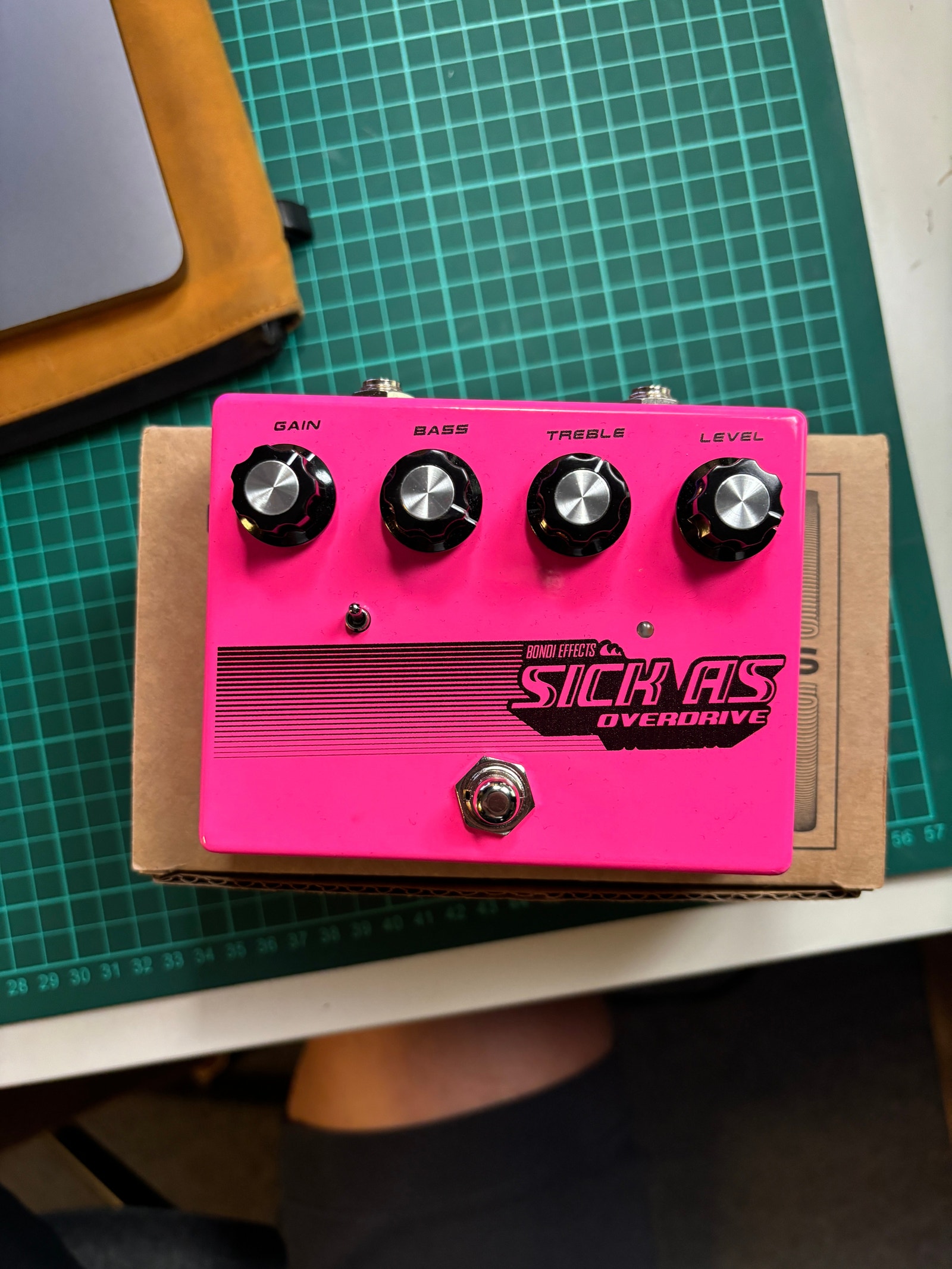 High ホビー・楽器・アート Bondi Effects/Sick As- High Shredroom