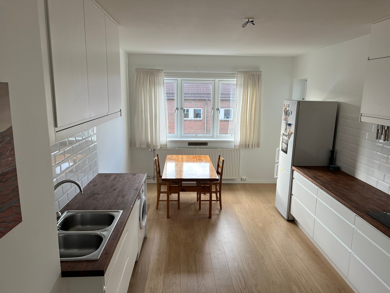 Kjøkken sett fra inngang Galleribilde