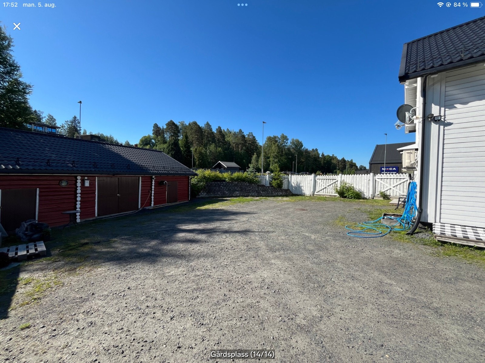 Gårds plassen Galleribilde