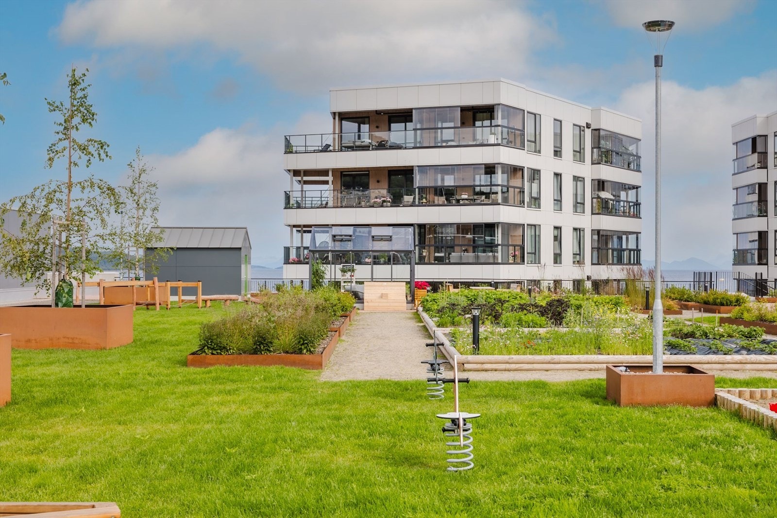 Beboernes egen frodig hage Galleribilde