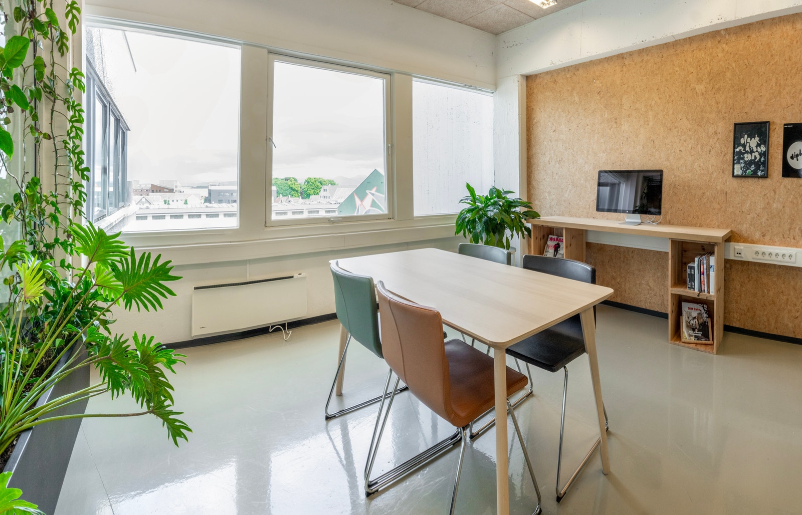 Lite møterom, alternativt felleskontor Galleribilde