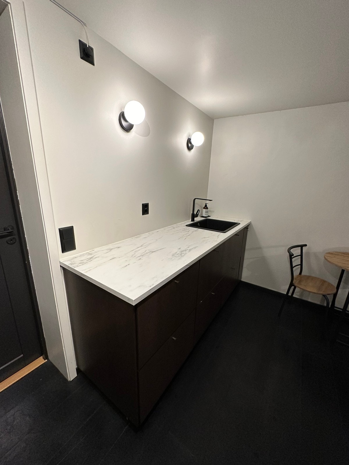 Kjøkken - alle hvitevarer er integrerte Galleribilde