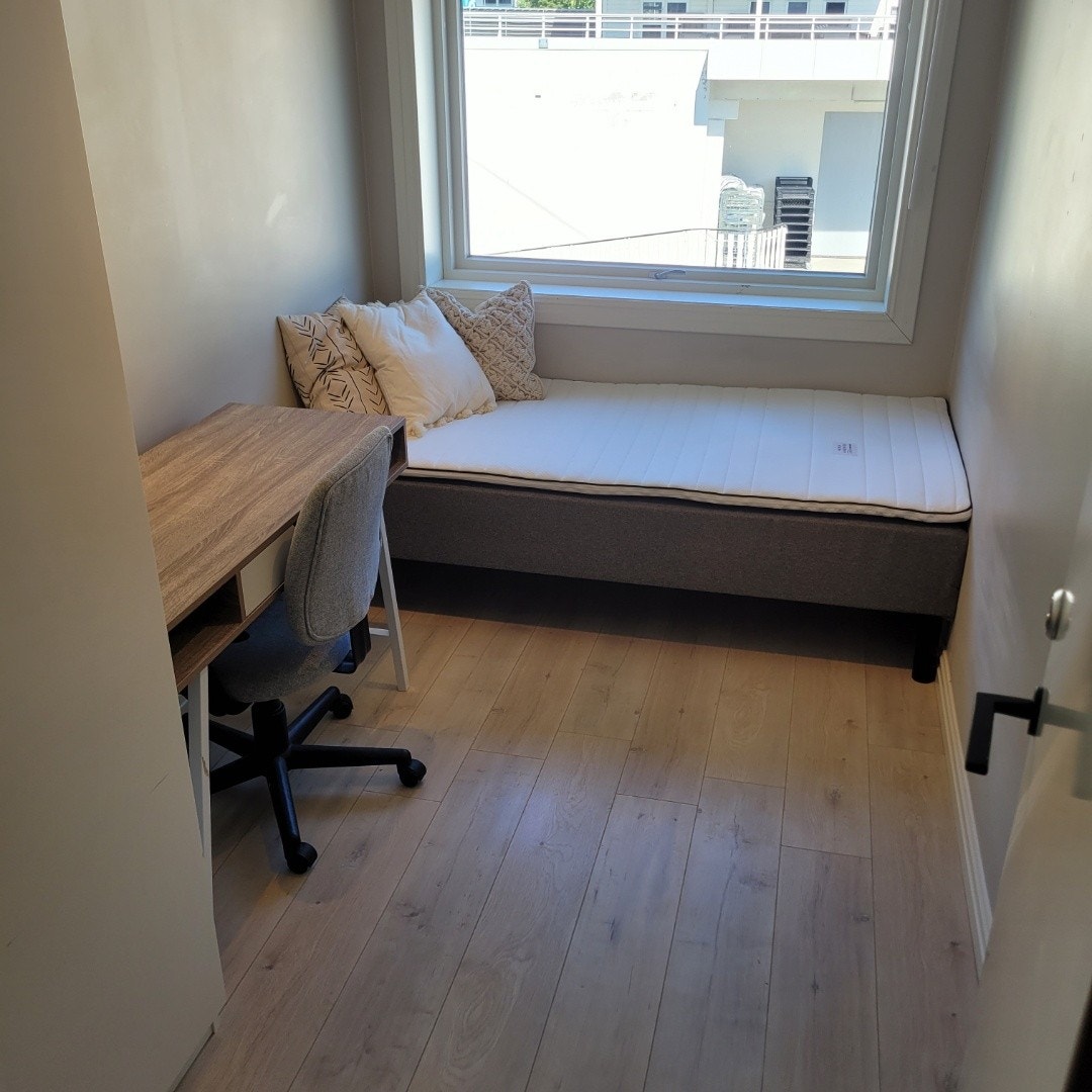 Rom 1 - UTLEID - (Gutt) Galleribilde