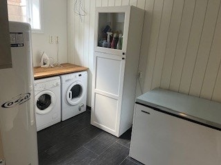 Vaskerom med ekstra fryser Galleribilde