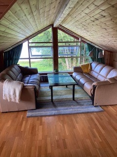 Utsikt over fjorden fra loftsetasjen. Galleribilde