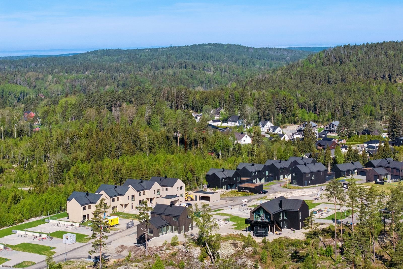Velkommen til Vik Skog salgstrinn 2. Salgstrinnet består av 17 boliger med alle med rause rom og pent opparbeidede tomter. Galleribilde