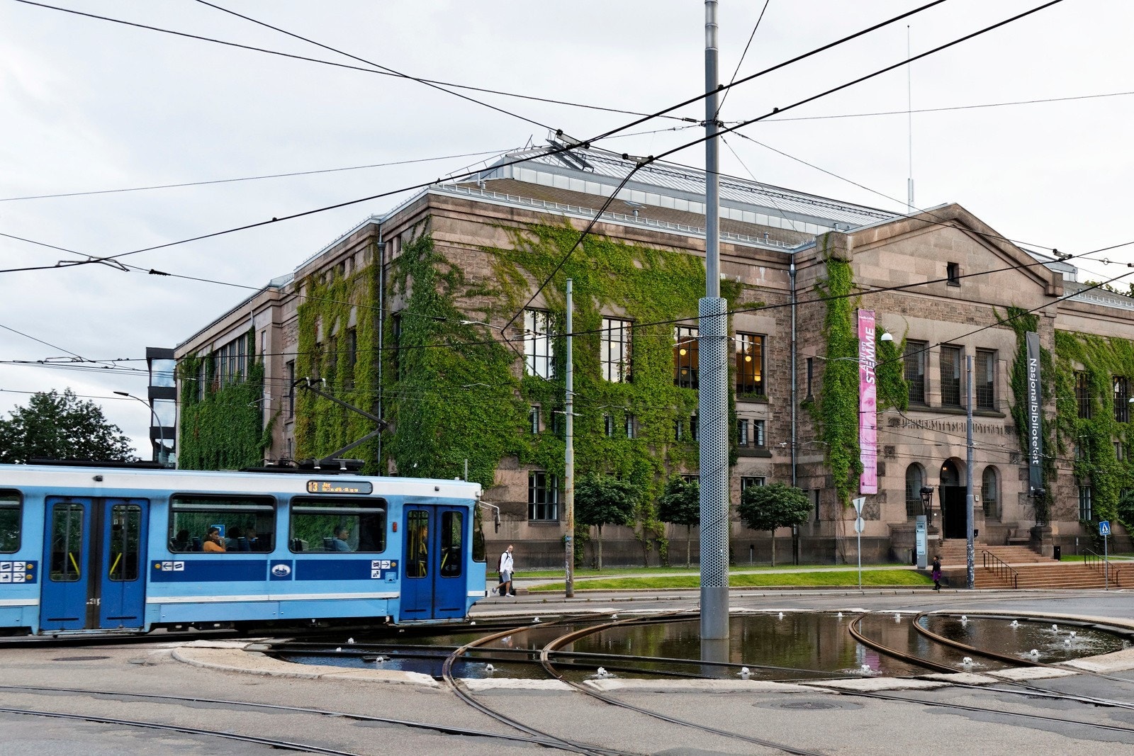 Nasjonalbiblioteket som er kun kort gåtur unna Galleribilde