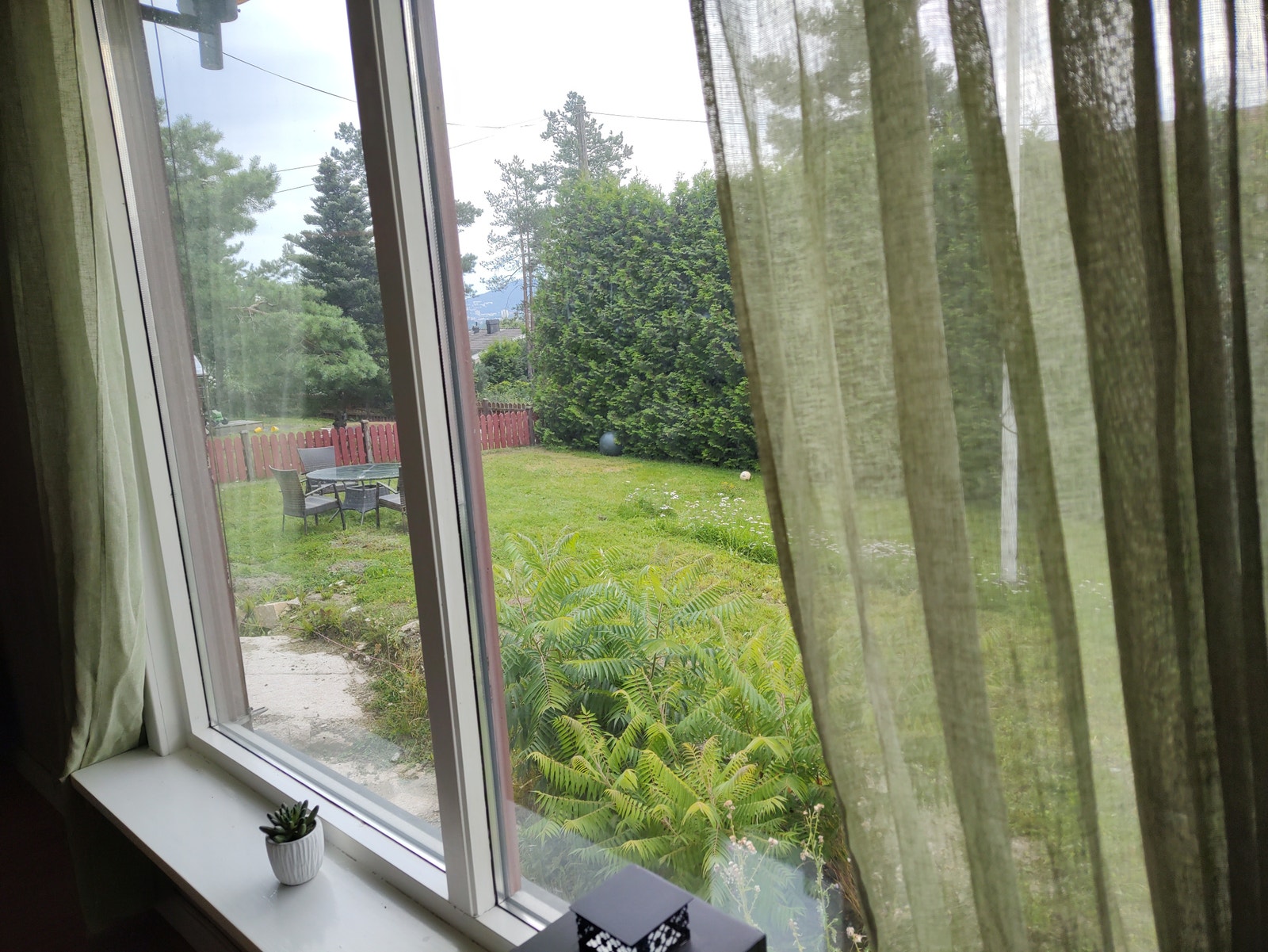 Utsyn fra stue Galleribilde