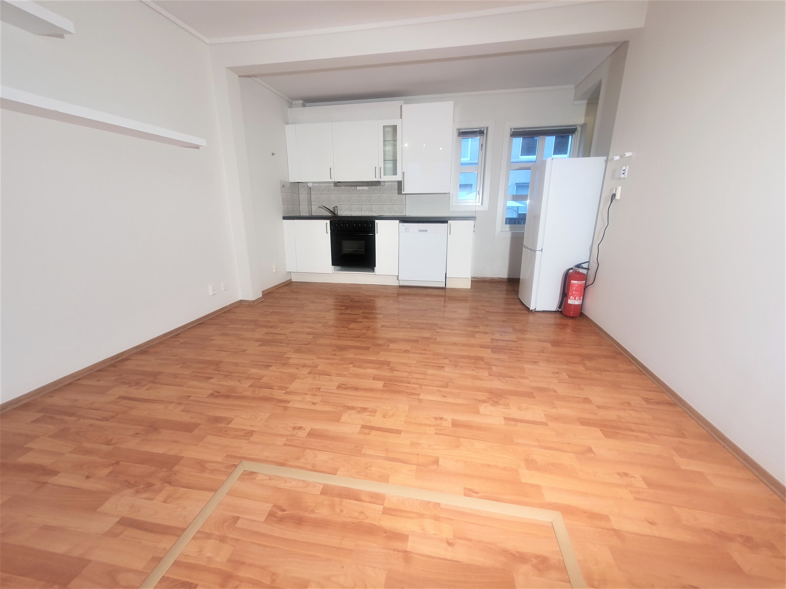 Romslig stue med god plass til møblering! Galleribilde