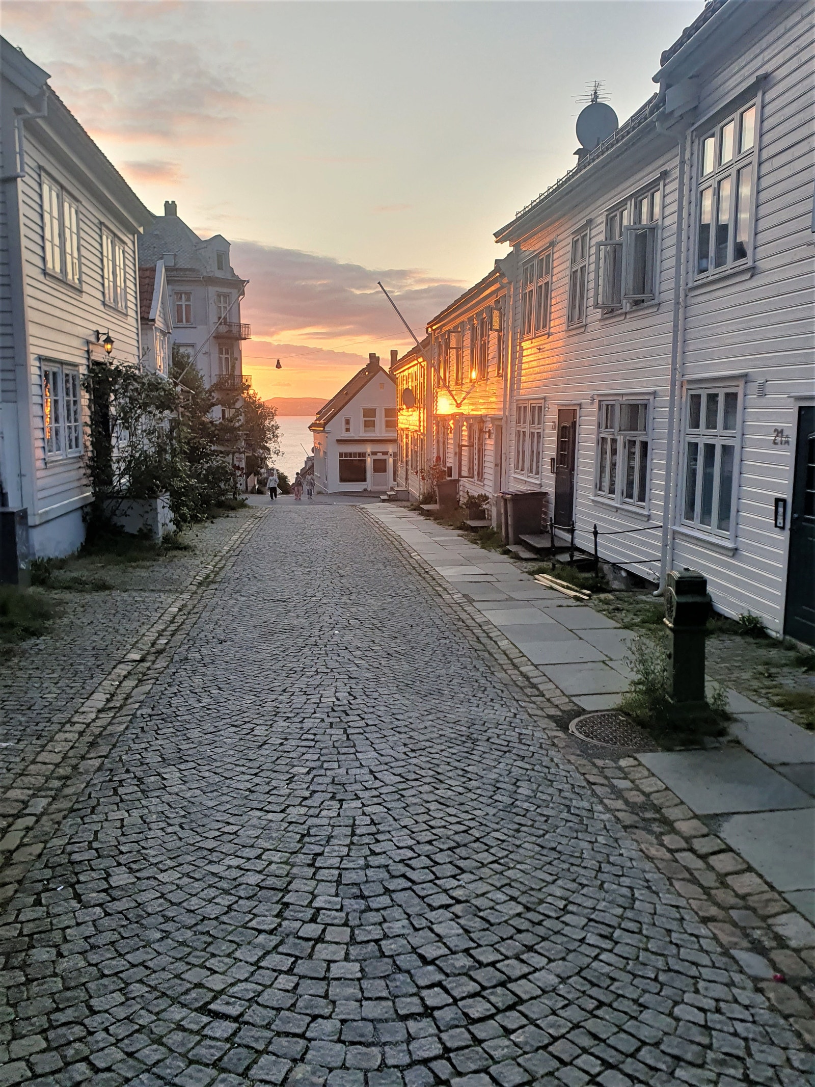 Blant bergens fineste strøk å bo, både visuelt og plasseringsmessig! Her ser dere byggets fasade! Galleribilde