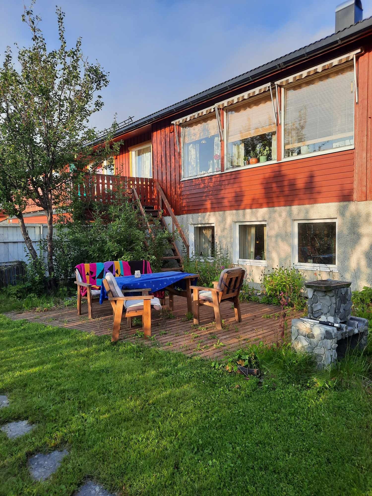 Grillplass i hage Galleribilde