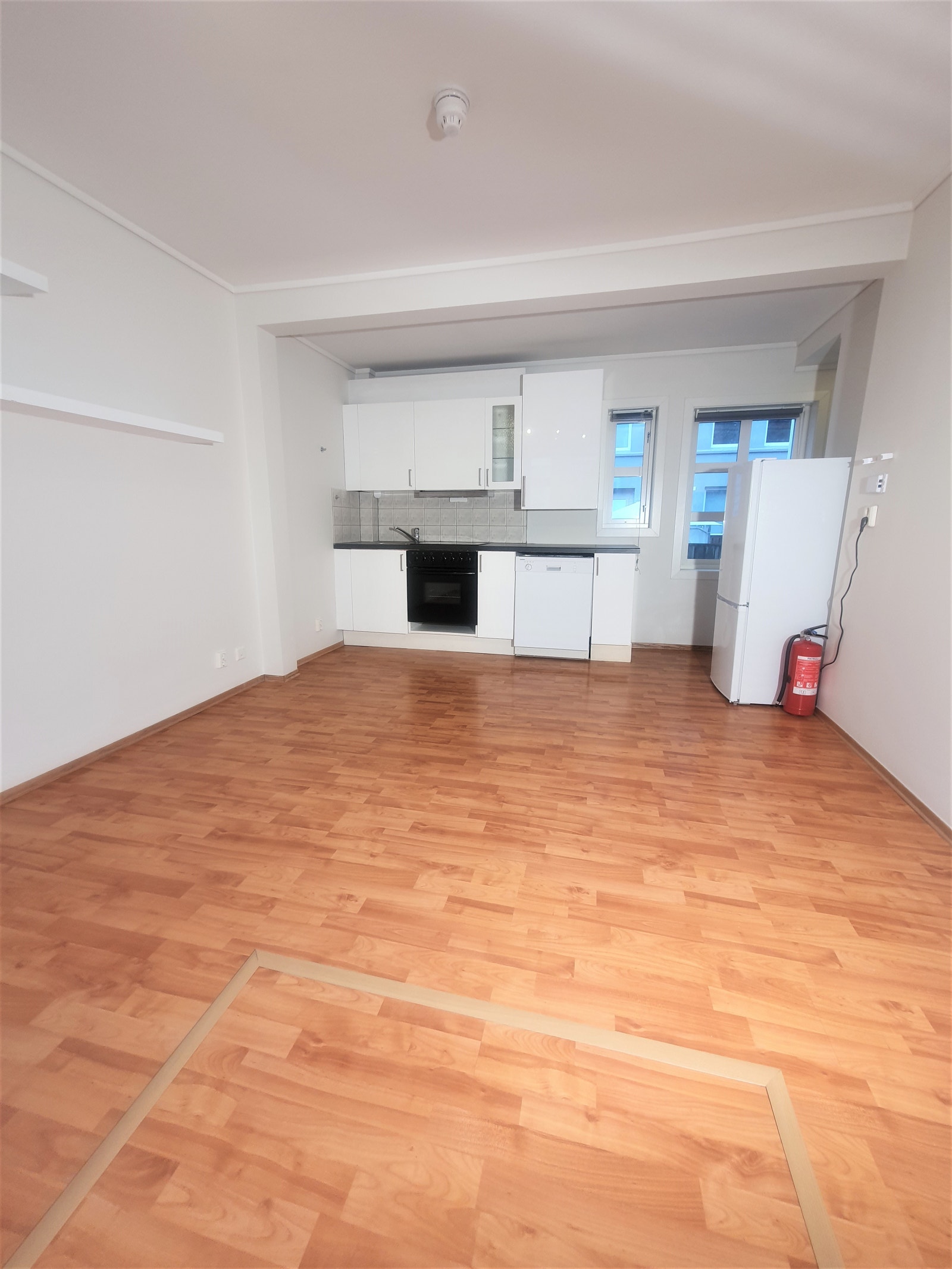 Romslig stue med god plass til møblering! Galleribilde