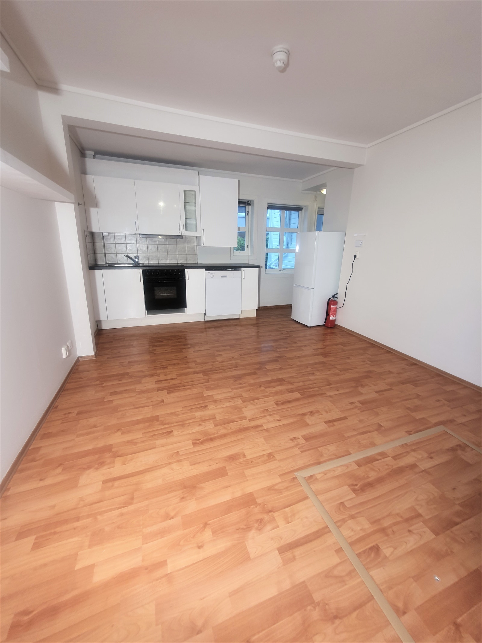 Romslig stue med god plass til møblering! Galleribilde