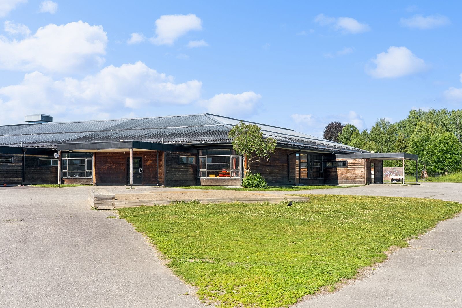 Eidsvoll Verk har skole og barnehage i gangavstand fra leiligheten. Galleribilde