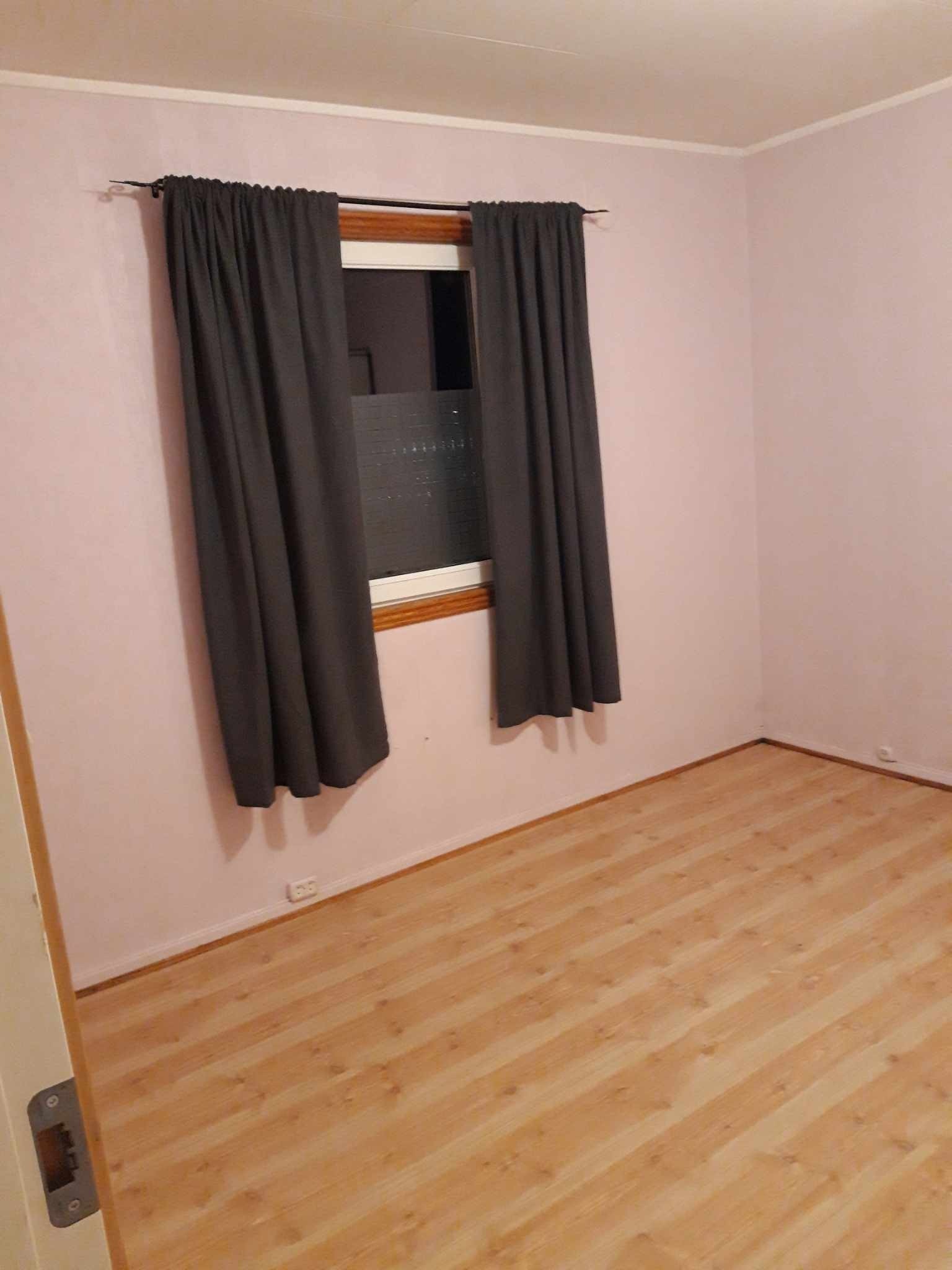 Kjeller leilighet / soverom Galleribilde