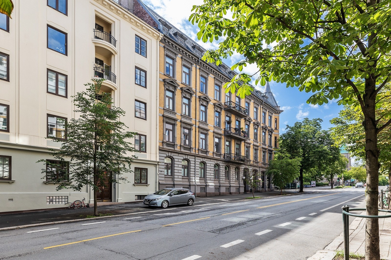 Etterspurt beliggenhet midt på Frogner med Gimle som nærmeste nabo. Gangavstand til flere av byens beste restauranter som Sawan og Brasserie Ouest Galleribilde