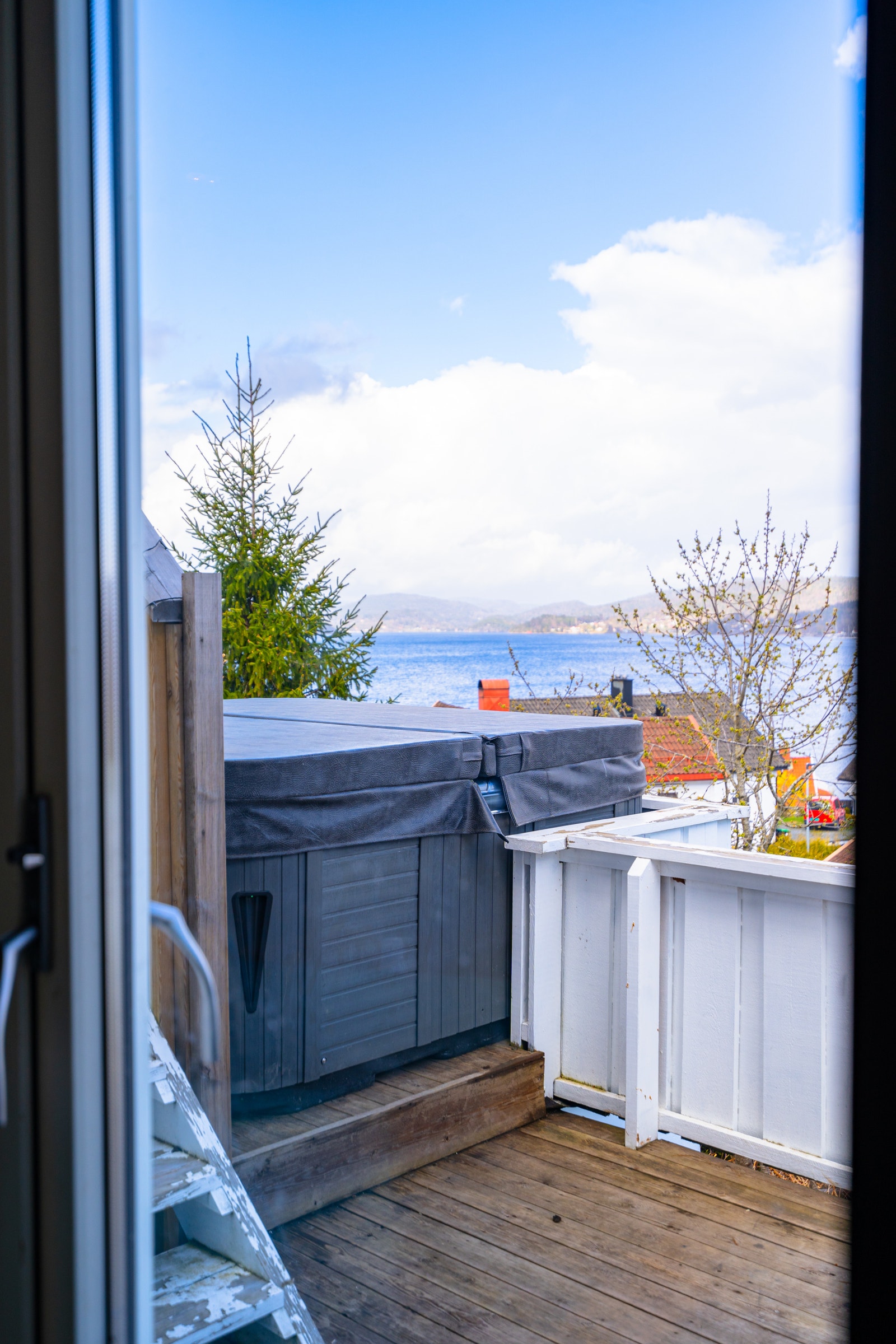 Boblebad, med en flott sjøutsikt. Galleribilde