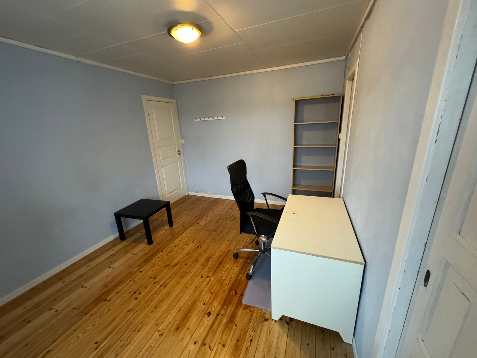 Rom 1 etasje med eget bad (UTLEID) Galleribilde