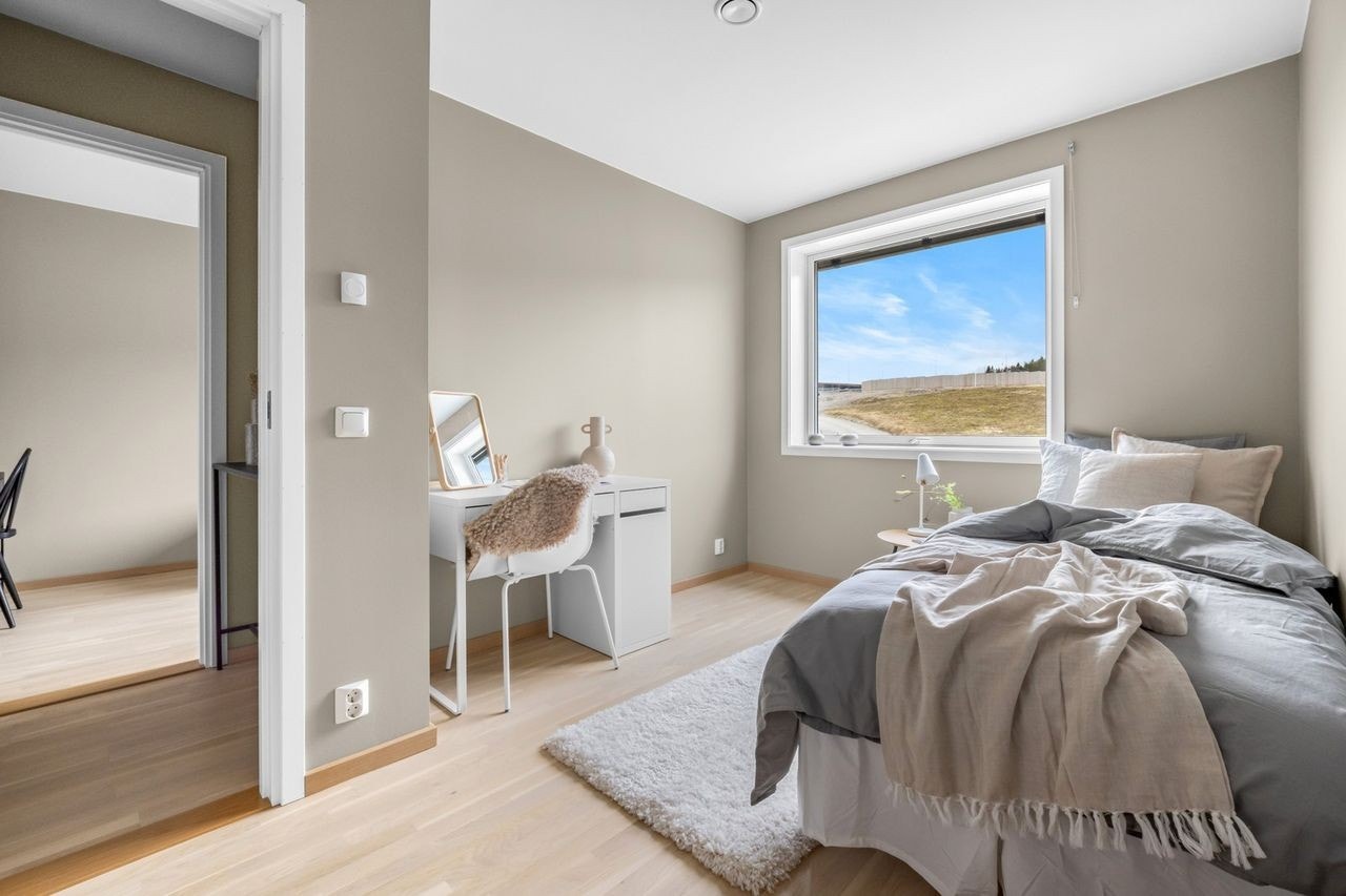 Soverom III. Bilde fra en annen bolig i prosjektet med samme planløsning. Galleribilde