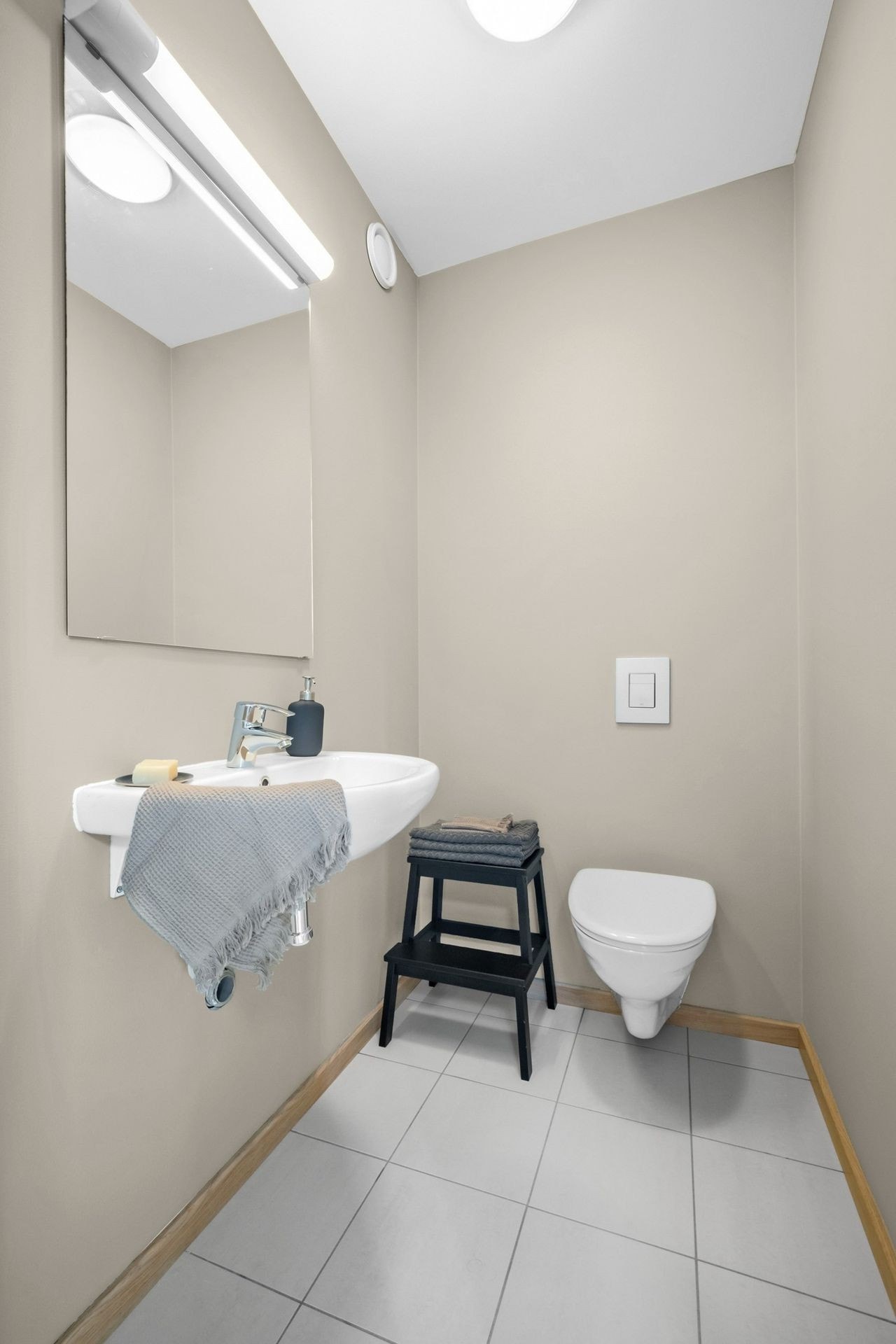 Separat wc. Bilde fra en annen bolig i prosjektet med samme planløsning. Galleribilde