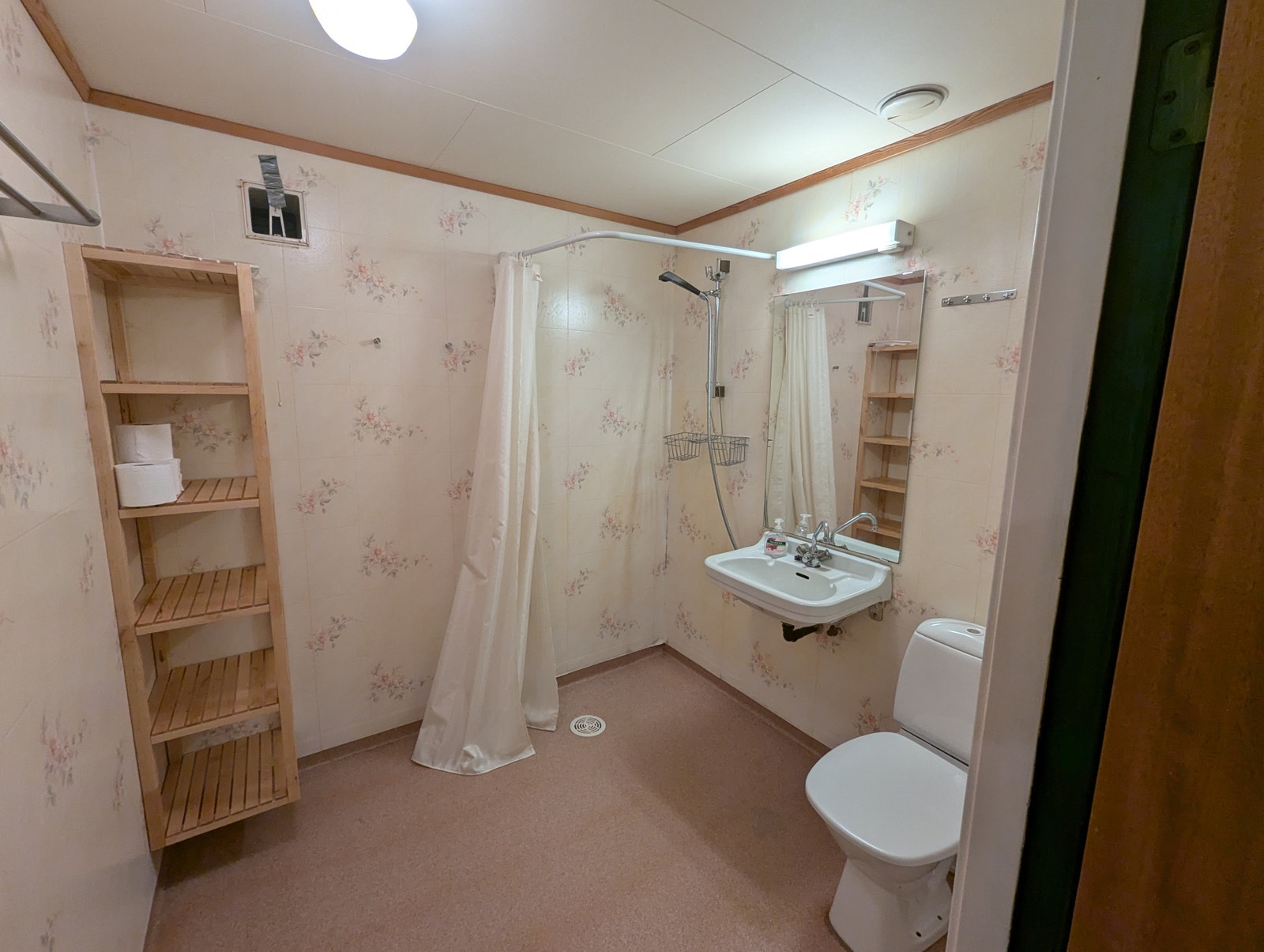 Kjellar - Bad 1 Galleribilde