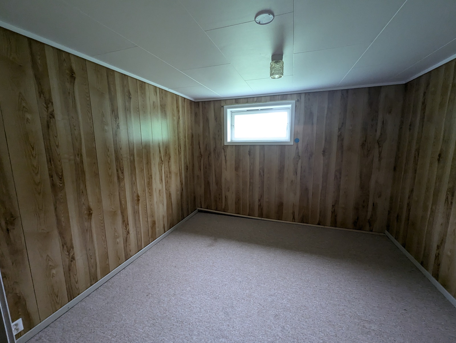 Kjellar - Bakre soverom 1 Galleribilde