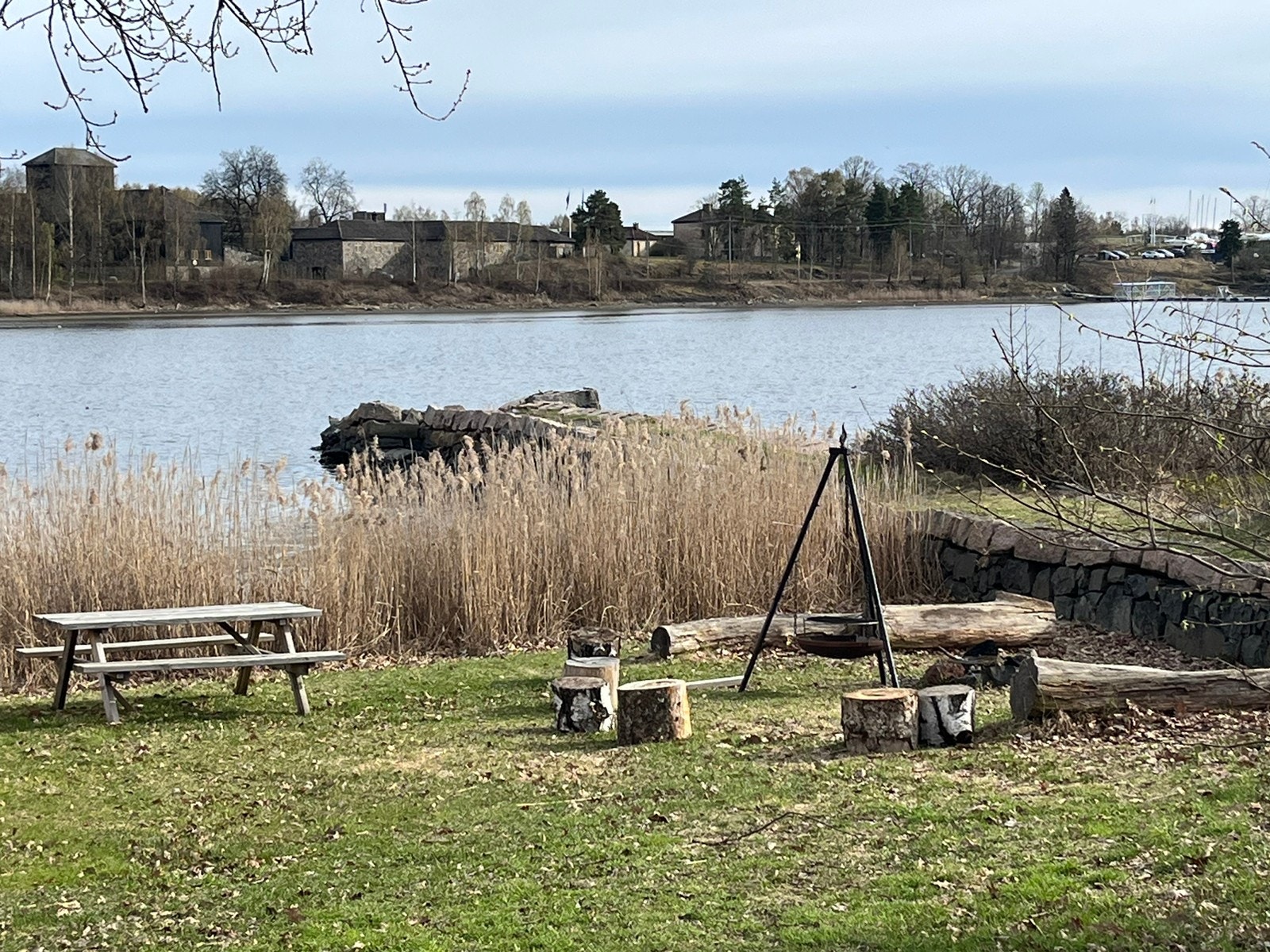 Eiendommen har direkte tilgang til park som strekker seg ned til Holtekilen Galleribilde