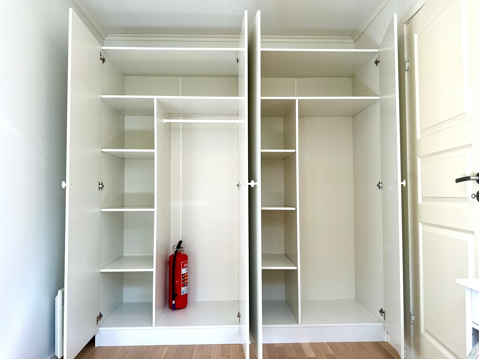 Praktiske hyller og inndeling Galleribilde