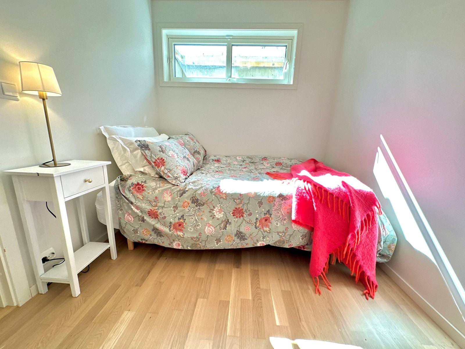 Behagelig og romslig seng Galleribilde