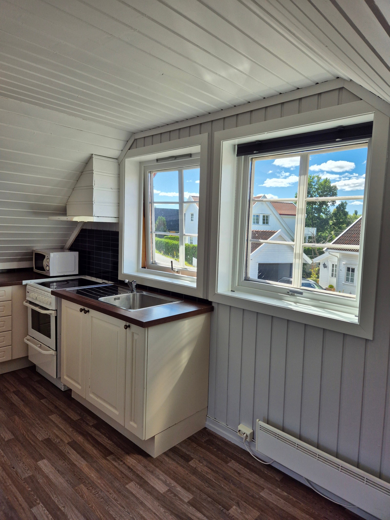 Kjøkken med plass til spisebord Galleribilde