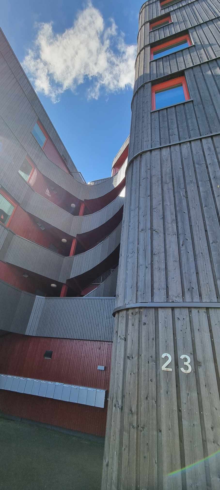 Fasade mot trappeoppgang fra gateplan Galleribilde
