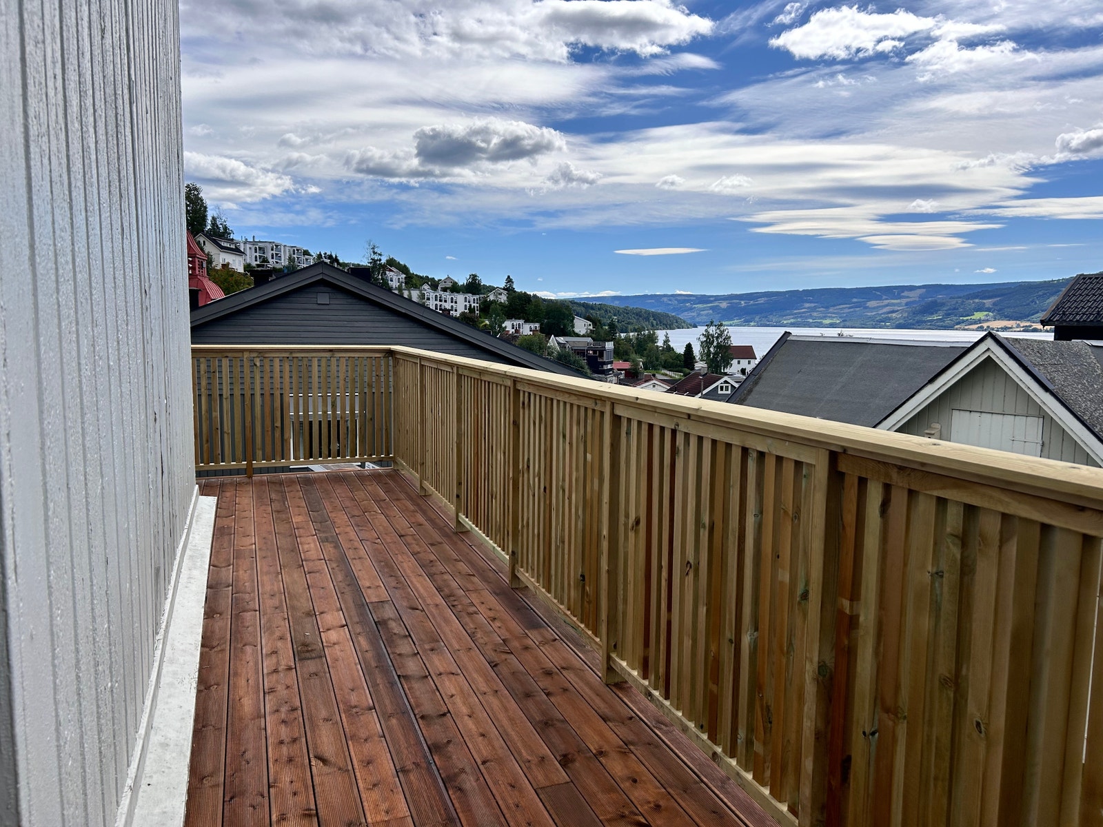 Verandaen er bygget i 2024 Galleribilde