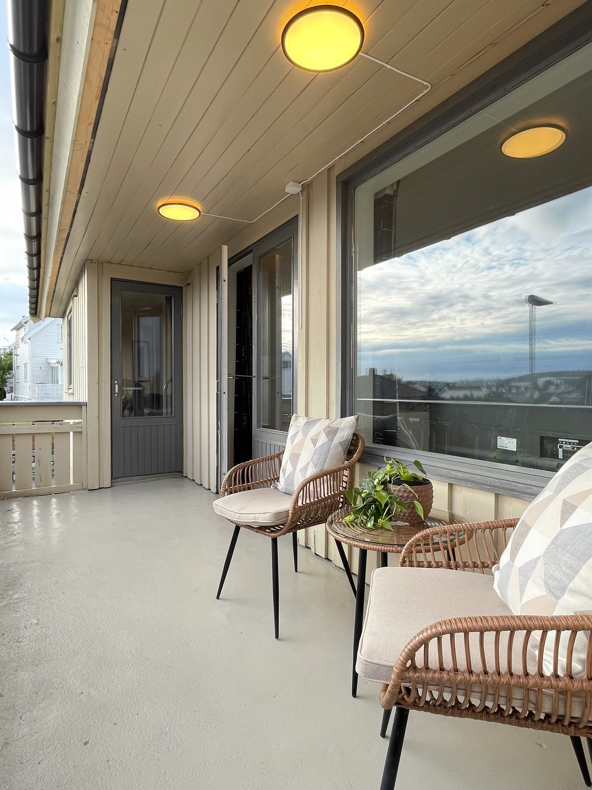 Veranda med utemøbler Galleribilde