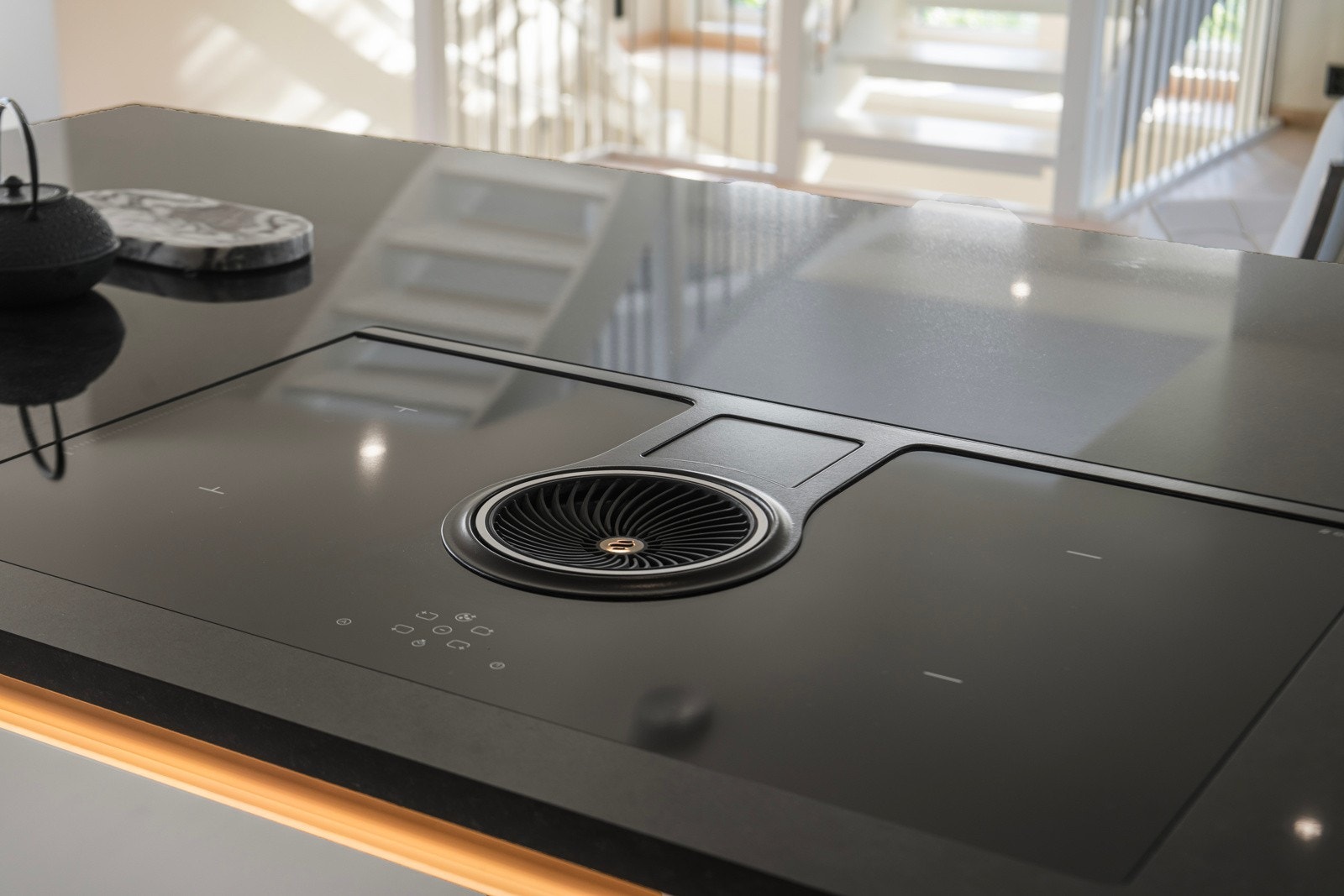 Induksjonstopp med integrert ventilator Galleribilde