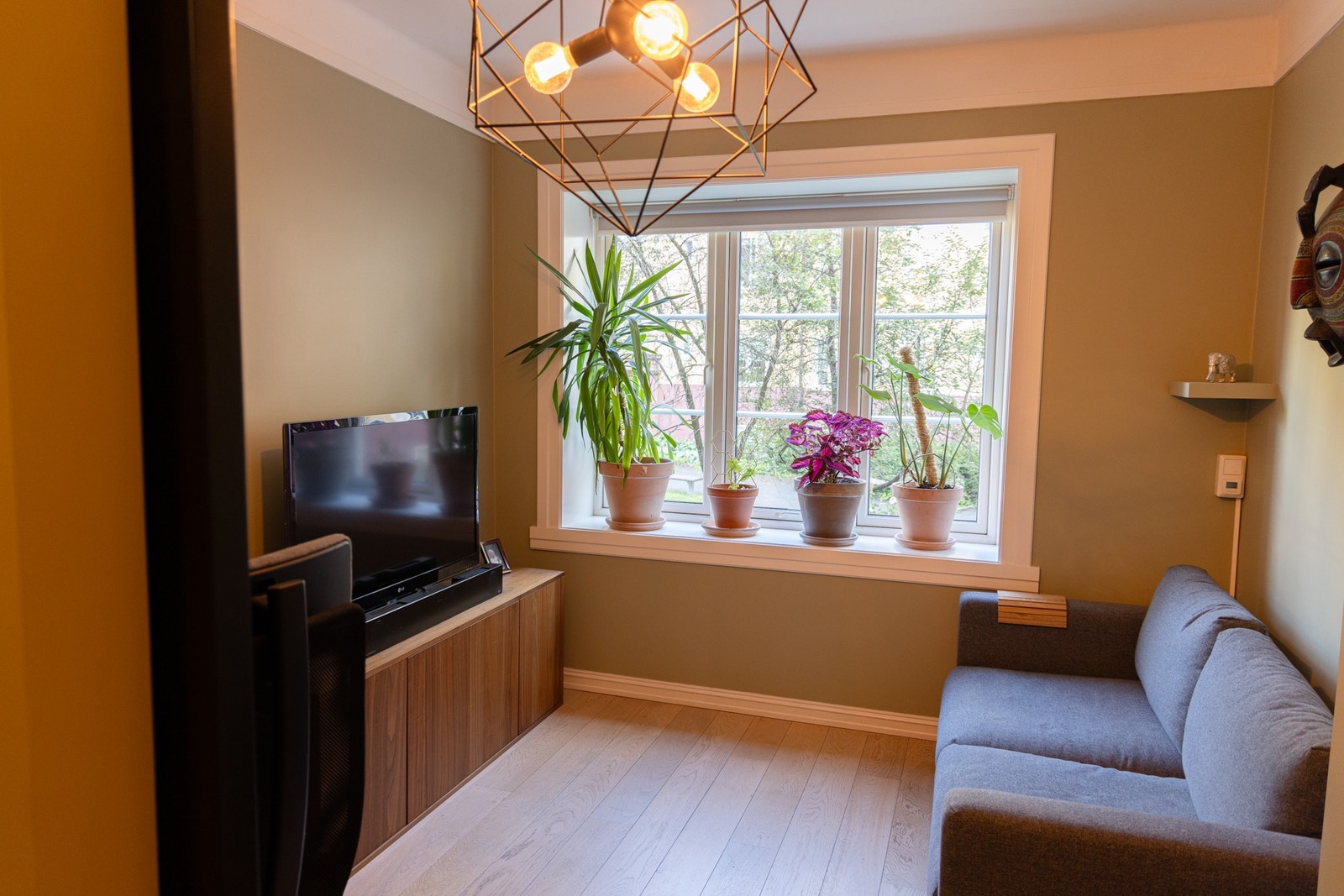 Soverom 2 (er per i dag innredet med sovesofa og kontor-oppsett) Galleribilde