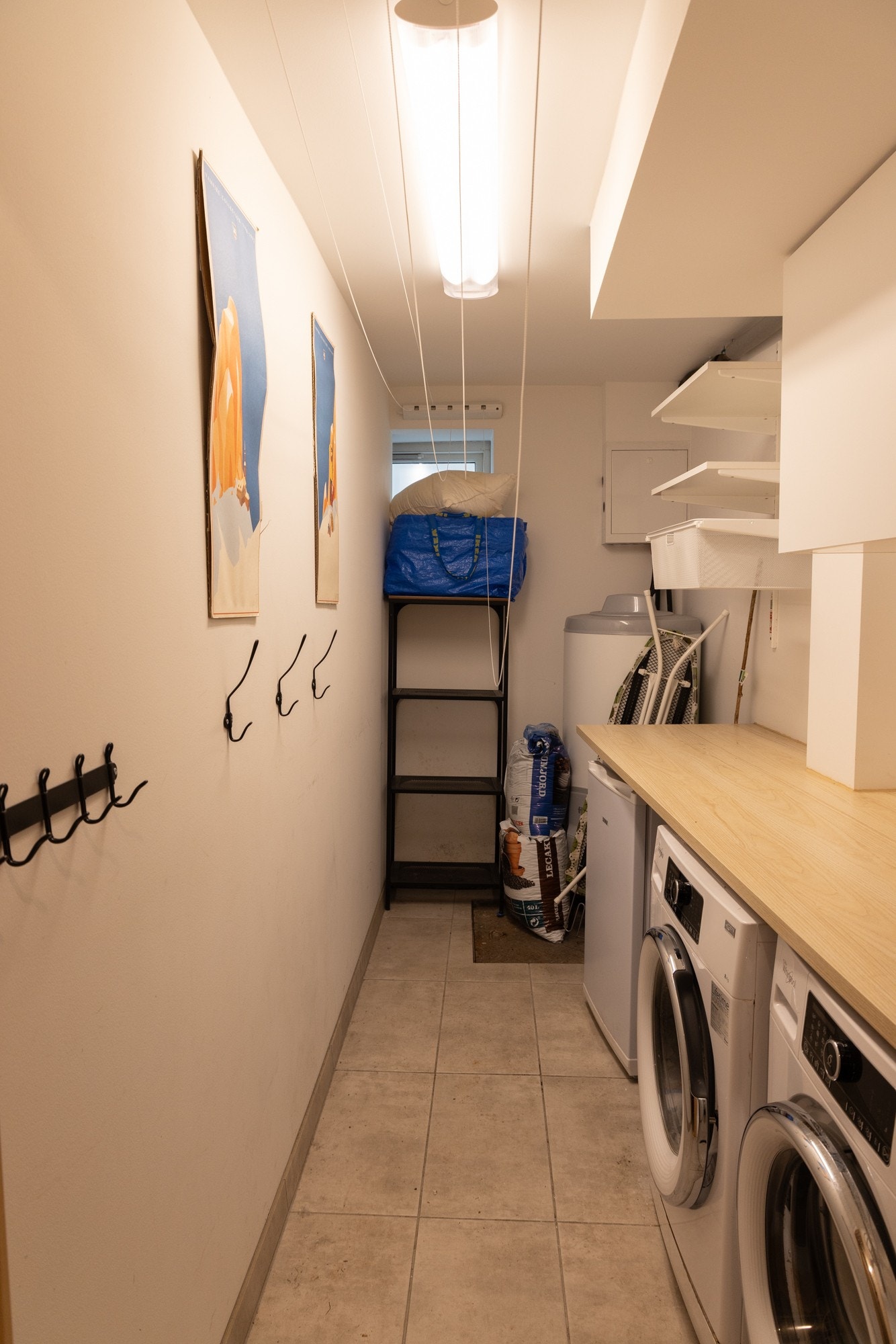 Leiligheten har en eget vaskerom i kjeller (rett under leilighet) Galleribilde