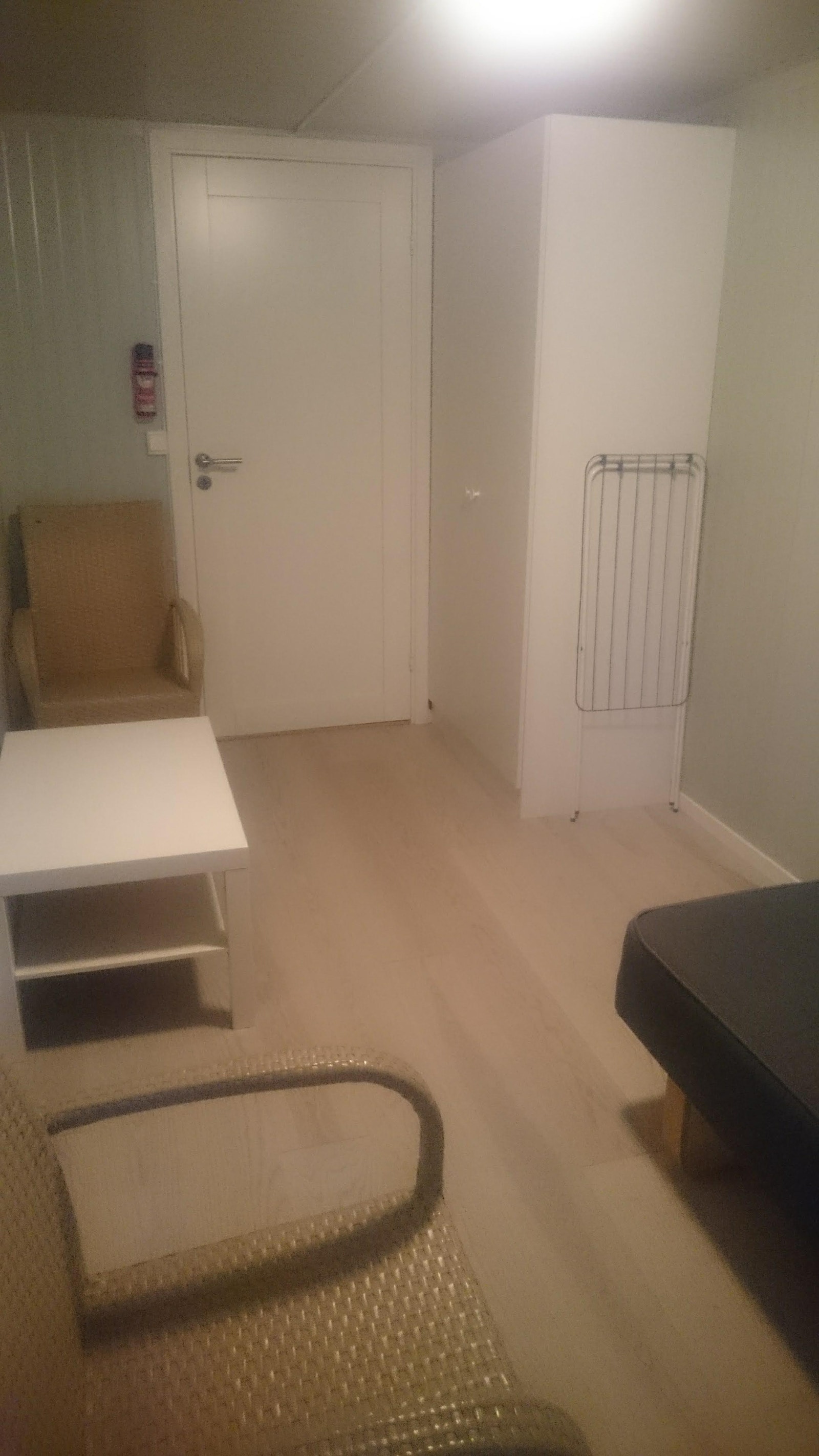 Soverom med klesskap Galleribilde